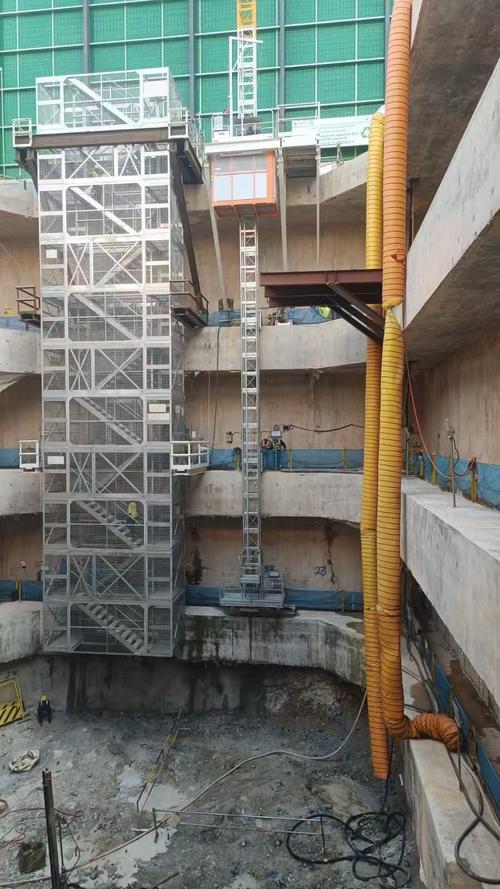 Dernières nouvelles de l'entreprise Appareil de levage par le haut transféré avec succès sur le nouveau site de travail à Singapour pour le projet de construction de tunnel