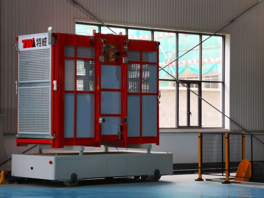 Q345B Acier 2000 kg par chariot élévateur de construction pour le matériel des passagers
