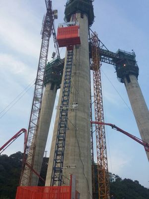 33 m/min en inclinaison 2000 kg Système d'atterrissage automatique de levage de matériaux de construction
