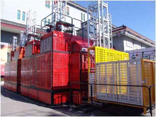 SC200 Matériaux de construction Ascenseur/ascenseur de construction avec contrôle VFD/mât galvanisé à chaud et cage avec ascenseur à barres