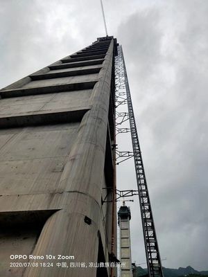 Levier à mât incliné de 500 m pour la construction de cheminées
